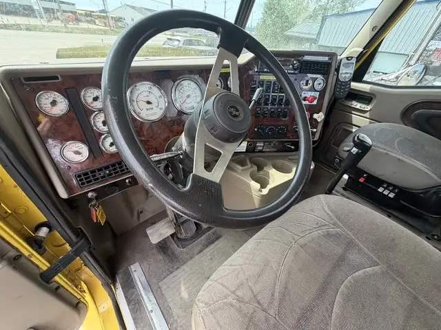 2013 International PayStar 5900i 6X4 Tri/A Truck in Heavy Equipment in St. Albert - Image 6
