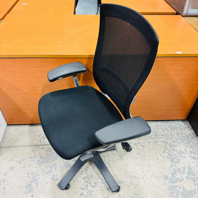 Knoll Life Task Chair-Teknion Amicus Ergonomic Chair! in Chairs & Recliners in Mississauga / Peel Region - Image 2