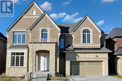 6 DANIEL COZENS COURT Toronto (Newtonbrook West), Ontario