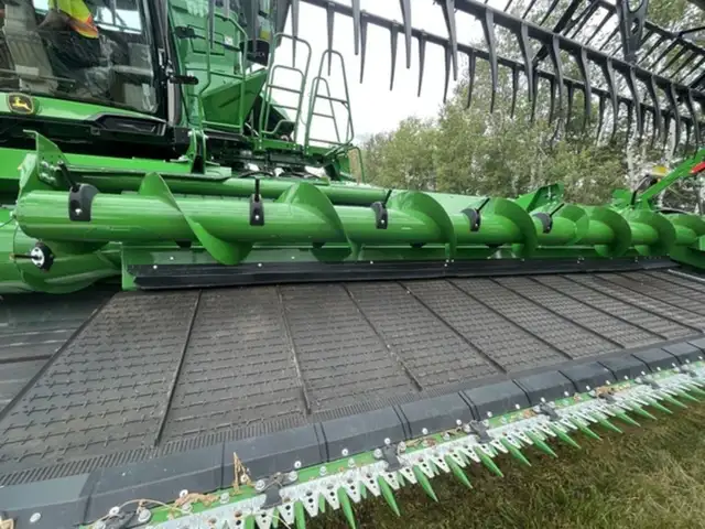 2022 John Deere HD40R in Farming Equipment in Swift Current - Image 19