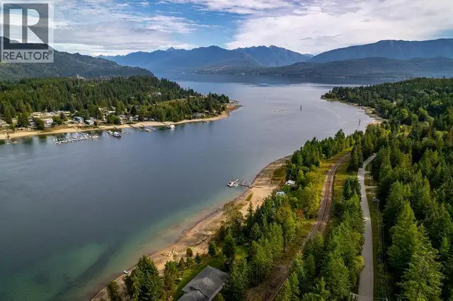 8275 East Procter Road Procter, British Columbia in Land for Sale in Nelson - Image 31