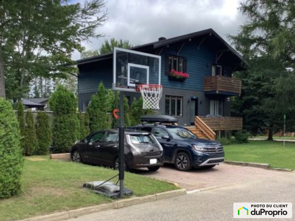 $749,900 - 2 Storey for sale in Charlesbourg — photo 1