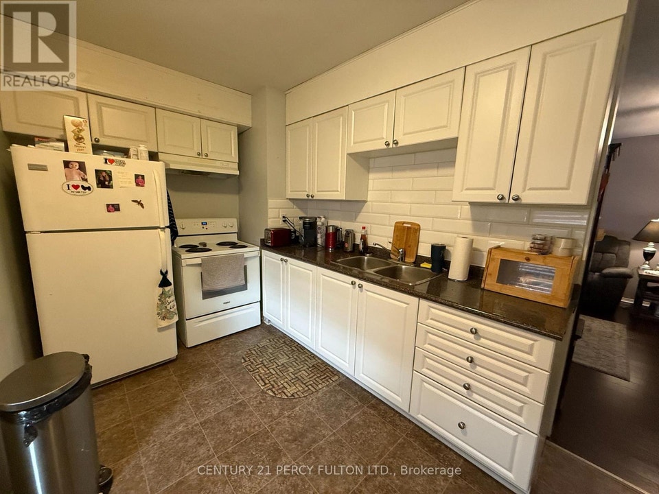 UNIT 1 - 220 ROSEDALE DRIVE Whitby (Downtown Whitby), Ontario 5
