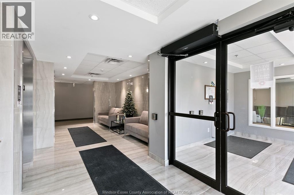 716 BROWNSTONE Unit# 208 Tecumseh, Ontario 5