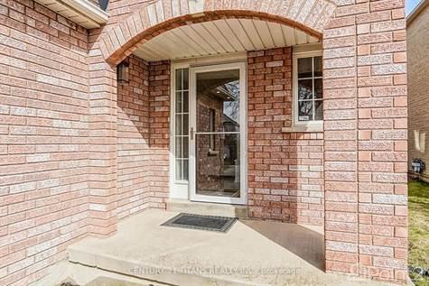 Homes for Sale in Hardwood/Rossland, Ajax, Ontario $1,279,000 in Houses for Sale in Oshawa / Durham Region - Image 3