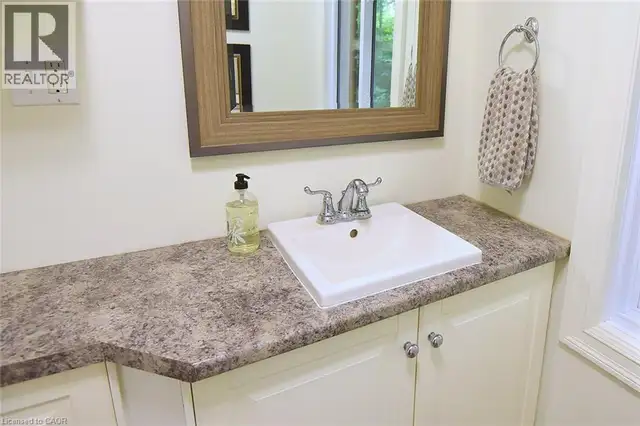 421 8TH CONCESSION Road E Carlisle, Ontario in Houses for Sale in Oakville / Halton Region - Image 31