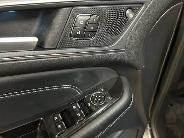 2020 Ford Edge Titanium4089094903699968013