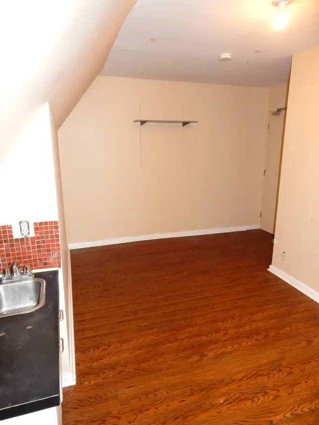 SPACIOUS PRIVATE ROOMS FOR RENT - SANDY HILL in Room Rentals & Roommates in Ottawa - Image 3