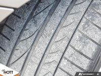 Key Features: Heated front leather seats, dual climate zone control, push to start, driving dynamics... (image 6)