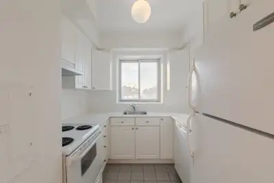 1220 square foot two bedroom apartment near Downtown - ID 4000