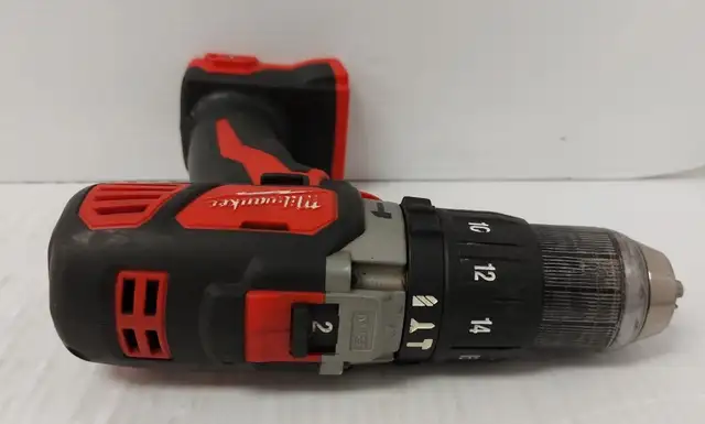 (92074-2) Milwaukee 1/2 Hammer Drill in Power Tools in Calgary - Image 6