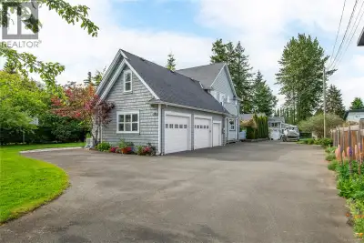 Welcome to 288 Twillingate Road—an extraordinary and rare opportunity to own a unique, multi-dwellin...