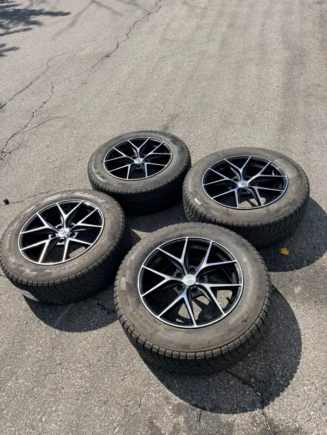 225/65/17 toyota rav4 venza 5x114.3 pirelli winters in Tires & Rims in Mississauga / Peel Region - Image 7