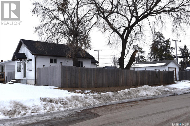 622 6th AVENUE W Nipawin, Saskatchewan in Houses for Sale in Nipawin - Image 2
