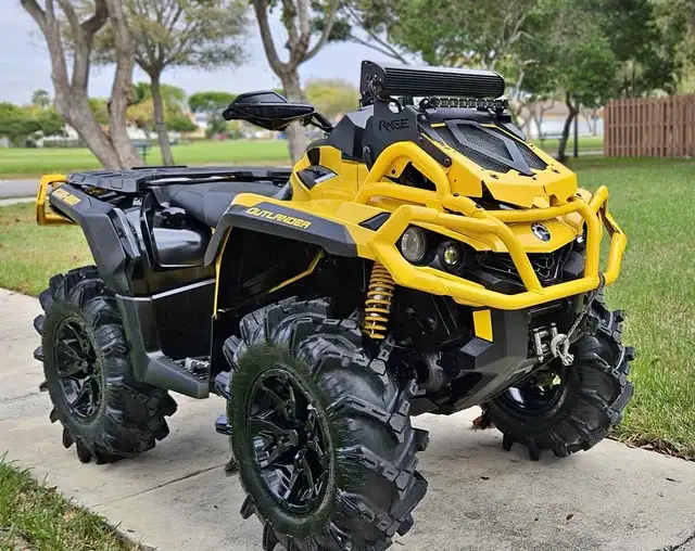 2021 CAN-AM OUTLANDER XMR 850 850CC-BLACK & YELLOW in ATVs in Edmonton - Image 5