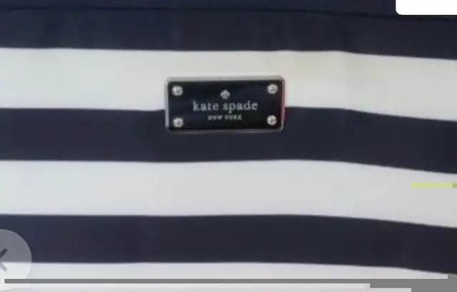 KATE SPADE LAPTOP CASE 13" NEW YORK SAFFIANO BLACK /WHITE STRIPE in Laptop Accessories in Oakville / Halton Region - Image 3