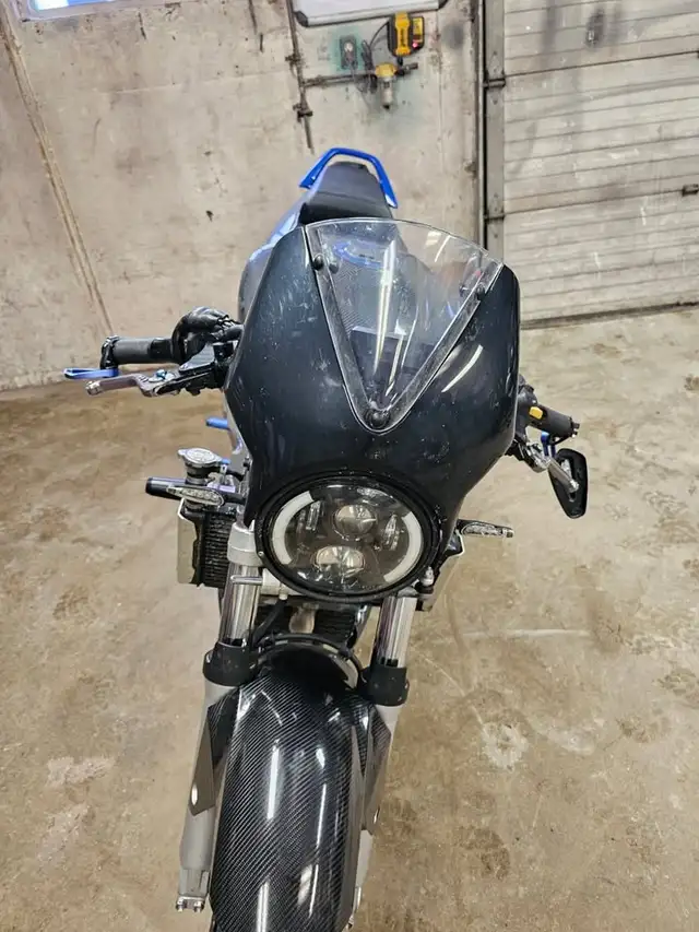 2003 Suzuki sv1000 Motorcycle Project or Parts Bike in Motorcycle Parts & Accessories in Winnipeg - Image 8