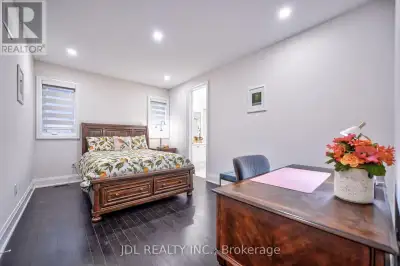 ROOM E - 133 HILLSVIEW DRIVE Richmond Hill (Observatory), Ontari