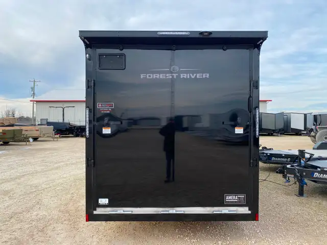 2026 AmeraLite 7.5' x 23' x 84" V-Nose Snowmobile Trailer in Cargo & Utility Trailers in Regina - Image 5