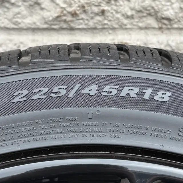 (95%) 4x 225/45R18 Nexen Winters w/ MB C-Class Wheels in Tires & Rims in City of Toronto - Image 8