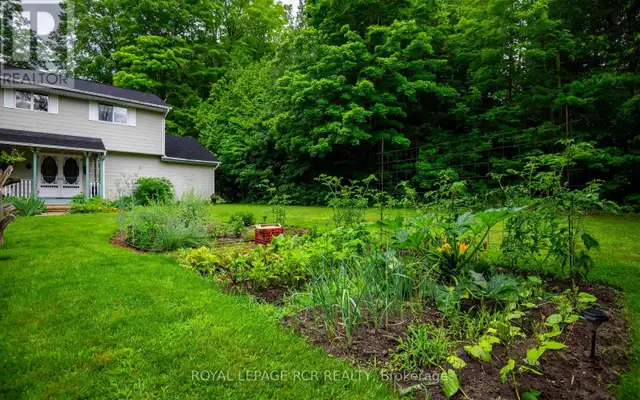 308392 HOCKLEY ROAD Mono, Ontario in Houses for Sale in Oakville / Halton Region - Image 4