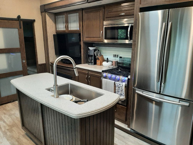 2019 Solitude Trailer and Lot for Rent in California - Image 4