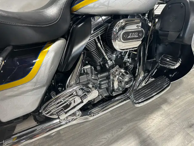 2012 Harley-Davidson CVO ULTRA LIMITED in Other in London - Image 11