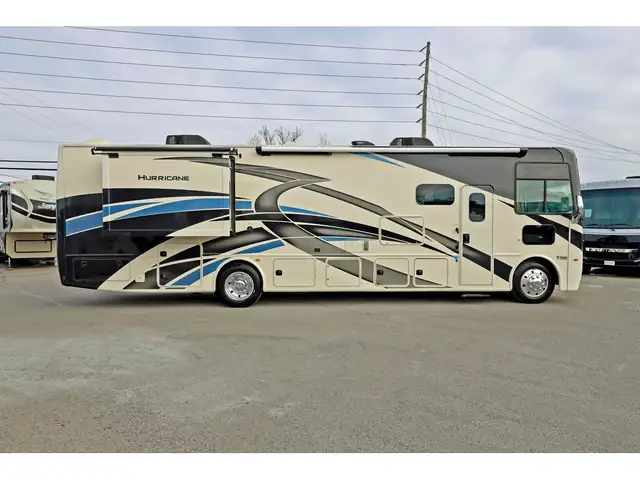 2022 Thor Motor Coach Hurricane 35M Classe A VR / RV 1.5 SDB + F in RVs & Motorhomes in Laval / North Shore - Image 36