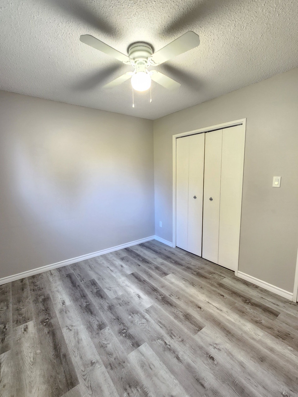 Move Into This Gorgeous Renovated 2 Bedroom with Balcony 4