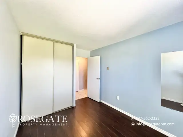 Spacious 2-Bedroom Apartment in Prime London Location – 900 Sq F in Long Term Rentals in London - Image 11