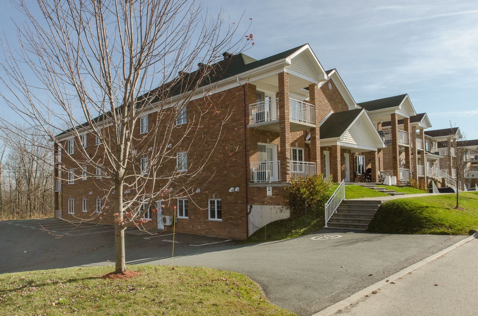 1395 Rue Brûlotte — photo 1