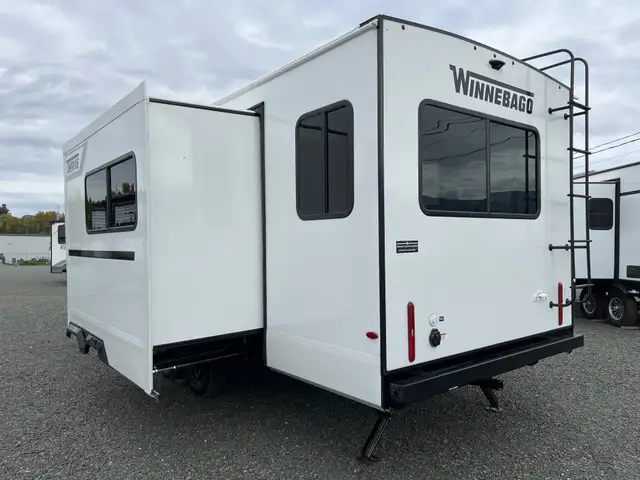 2026 Winnebago THRIVE in Travel Trailers & Campers in Terrace - Image 4