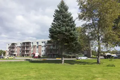 4 1/2 situé au 1er étage (juillet) Exemple de photos d'un logement de même conformation à titre indi...