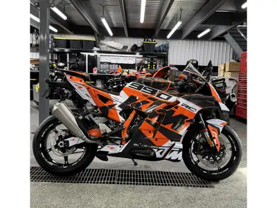 2026 KTM 990 RC R KTM 990 RC R 2026 Les photos peuvent être à titre indicatif et sans inscription. L...