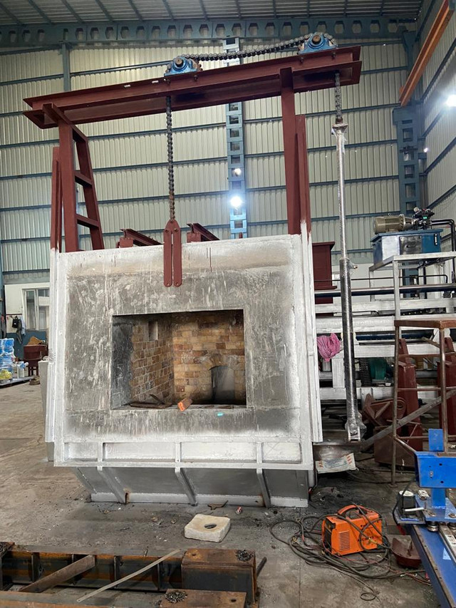 Aluminum Smelting Furnace in Other Business & Industrial in Regina - Image 2