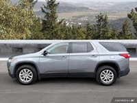 Command the road with this 2021 Chevrolet Traverse LS. Boasting a powerful 3.6L V6 engine delivering... (image 1)