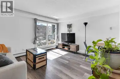 HOME SWEET HOME! Welcome to Your AIRBNB SHORT TERM RENTAL FRIENDLY CONDO in the heart of Sunnyside i...