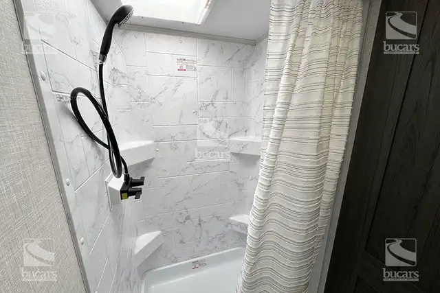 2025 VENTURE RV STRATUS 241VRK in Travel Trailers & Campers in Calgary - Image 28