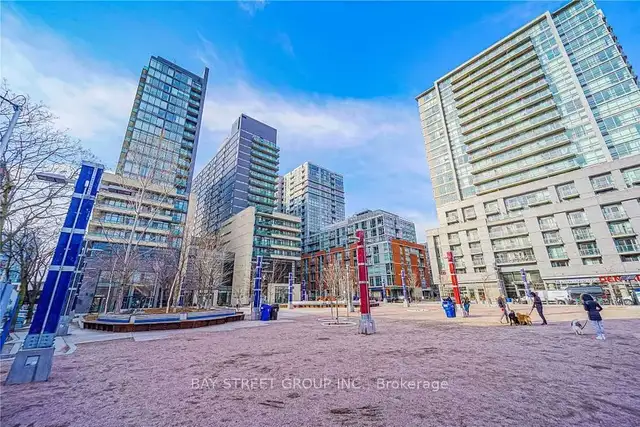Little Portugal 2 Bdrm Condo Unit with Parking/Locker in Condos for Sale in City of Toronto - Image 2
