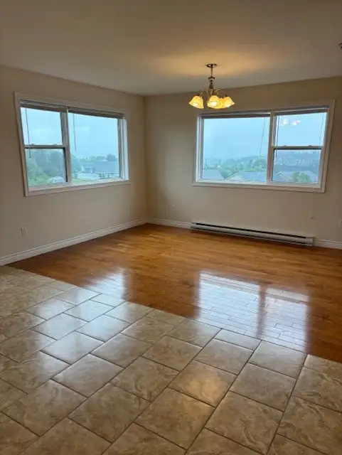 2 Bedroom 2nd Floor Apartment for Rent 250 Coldbrook Cres.62864379609346121