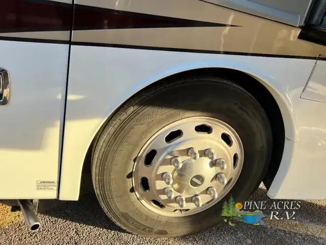 2013 Fleetwood RV Discovery 40X Diesel 057,684 Miles in RVs & Motorhomes in Moncton - Image 62