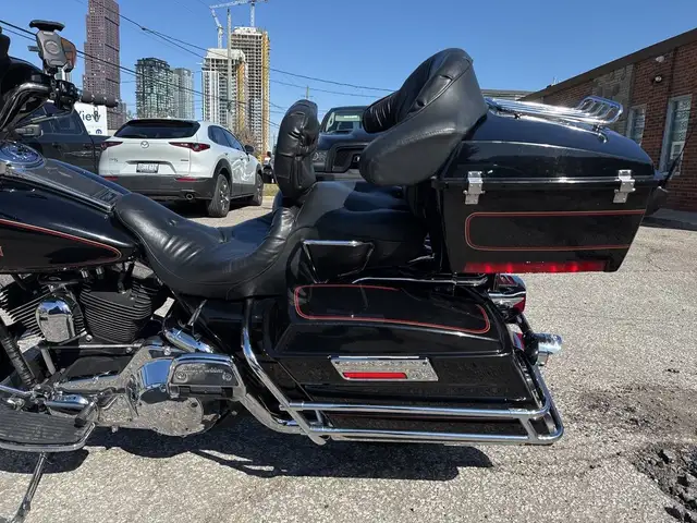 2001 Harley-Davidson Electra Glide Classic ~ ELECTRA GLIDE ~ 88C in Sport Touring in City of Toronto - Image 17
