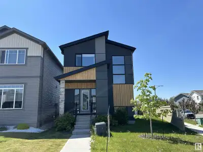 451 37 AV NW Edmonton, Alberta