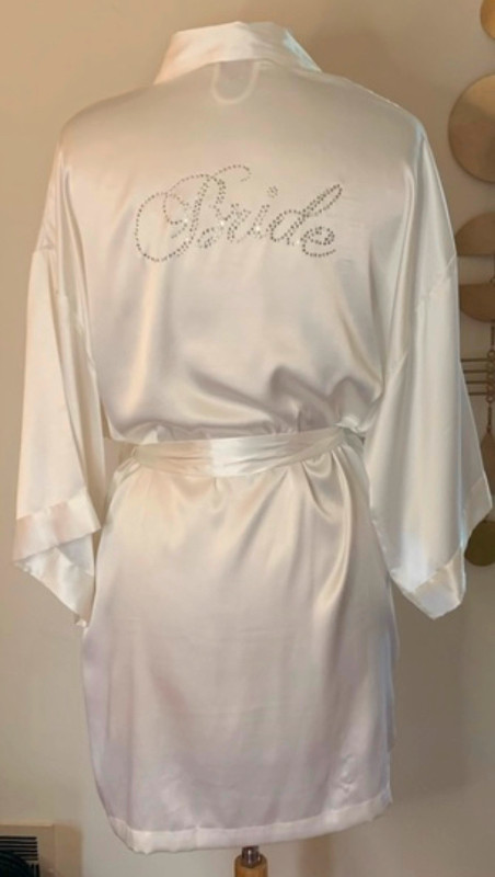 VICTORIA'S SECRET “I do” White Satin BRIDE  Robe -NEW with Tags! in Wedding in Oakville / Halton Region