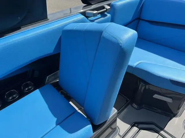 2022 SUPRA SL450 in Powerboats & Motorboats in St. Albert - Image 18
