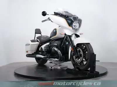 Financing Available! 2023 BMW R18 Bagger Now available at Kelowna Powersports! This stunning 2023 R1...