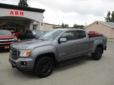 2020 GMC Canyon SLE Crew Cab 4x4 One Owner Claims-Free Carfax! Looking for a dependable, well-equipp...