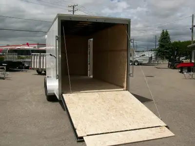 Remorque neuve 7' x 16' v-nose 2 essieux 3500LB. A GLISSIERE HD FREIN ELECTRIQUE 7' de haut interieu...