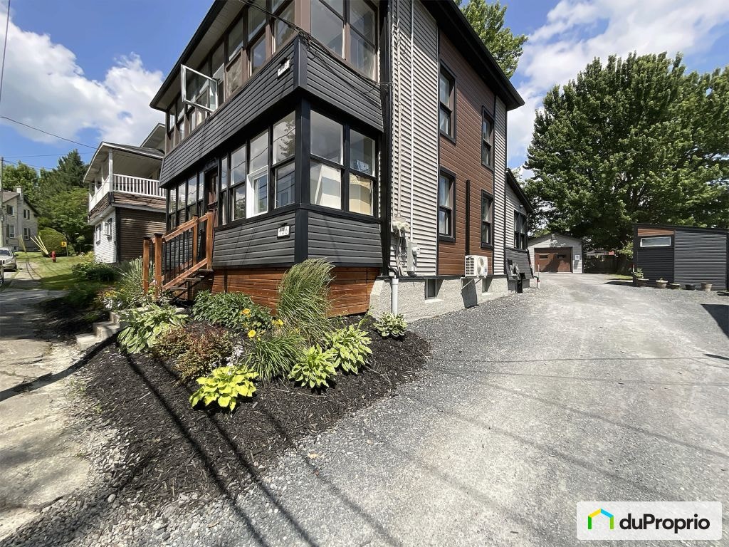 $359,900 - Duplex for sale in East Angus — photo 1