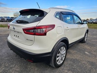 2023 Nissan Qashqai SV AWD with 29,476 km! Clean history with no accidents See Carfax report linked... (image 4)